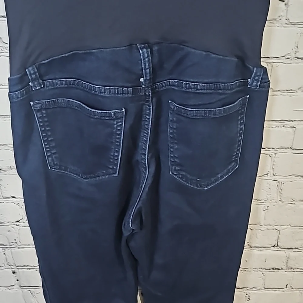 A glow over the belly maternity jeggings